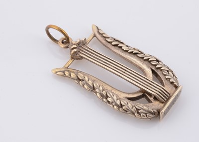 Lot 116 - A Fred of Paris Gaetan de Percin lyre charm