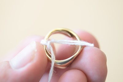 Lot 134 - A 9ct gold lady's signet ring