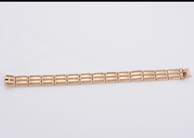 Lot 167 - A 9ct gold four bar flattened link bracelet