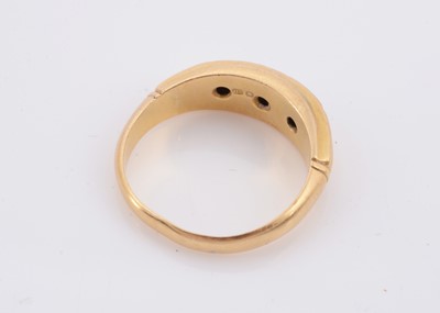 Lot 182 - An Edward VII sapphire and diamond 18ct gold dress ring