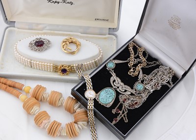 Lot 205 - A collection of costume jewellery