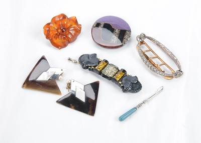 Lot 206 - An Edwardian paste set silver plated and brass belt buckle