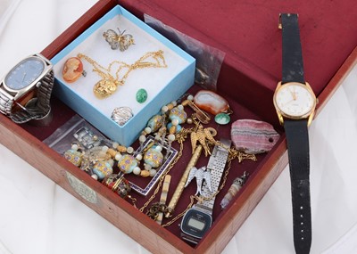 Lot 208 - A leather case