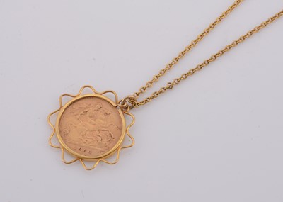 Lot 253 - An Edwardian half sovereign pendant and chain