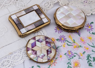 Lot 269 - Three 1950s Kigu mother of pearl and abalone shell compacts