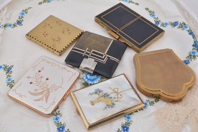 Lot 281 - French compacts including a chromed square art deco compact