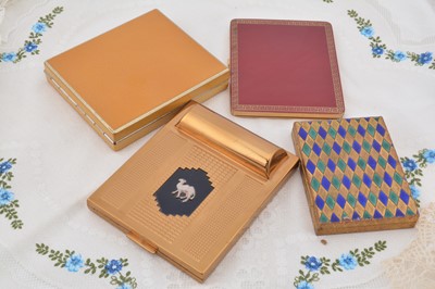 Lot 287 - Gilt metal vintage compacts of rectangular form