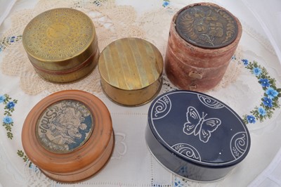 Lot 297 - A late 1800s cylindrical card powder box
