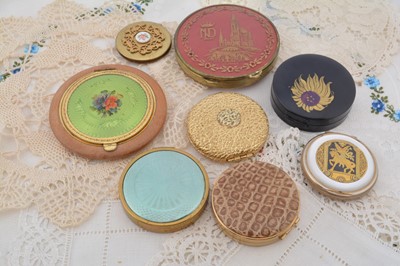 Lot 298 - Unmarked circular powder compacts