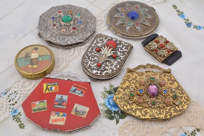 Lot 312 - A collection of 1930s and 1940s Czechoslovakian compacts