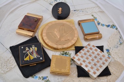 Lot 316 - American compacts including two Majestic triple vanity compacts