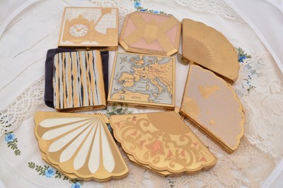 Lot 328 - Four Wadsworth 1940s and 1950s gilt metal fan compacts
