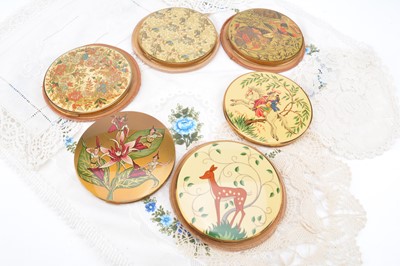 Lot 334 - Six 1940s Vogue Vanities gilt metal circular compacts