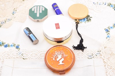 Lot 352 - Elizabeth Arden compacts