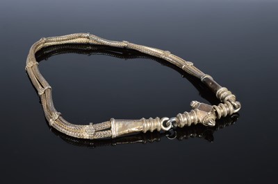 Lot 389 - A heavy vintage Middle Eastern necklace