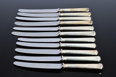 Lot 391 - A set of six 1960s silver handled dinner knives by H. Hutton & Co