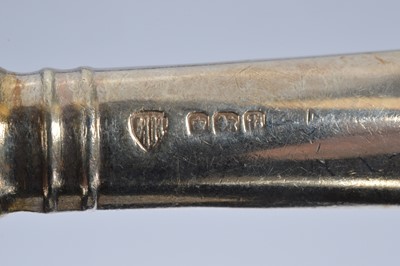 Lot 391 - A set of six 1960s silver handled dinner knives by H. Hutton & Co