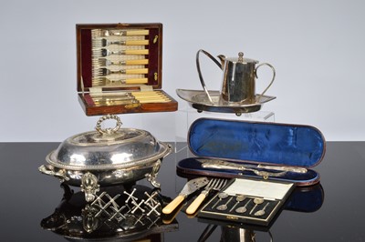 Lot 418 - A small collection of silver and silver plated items