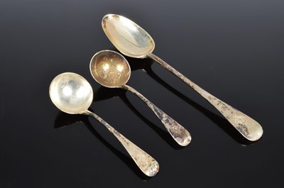 Lot 431 - An Edwardian silver basting spoons and pair of sauce ladles