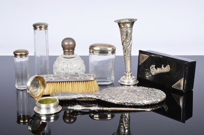 Lot 445 - A collection of Victorian and later dressing table items