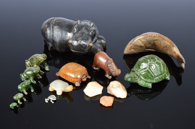 Lot 564 - A collection of carved hardstone and wooden animals and other items