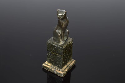 Lot 593 - A small bronze figure of an Egyptian cat