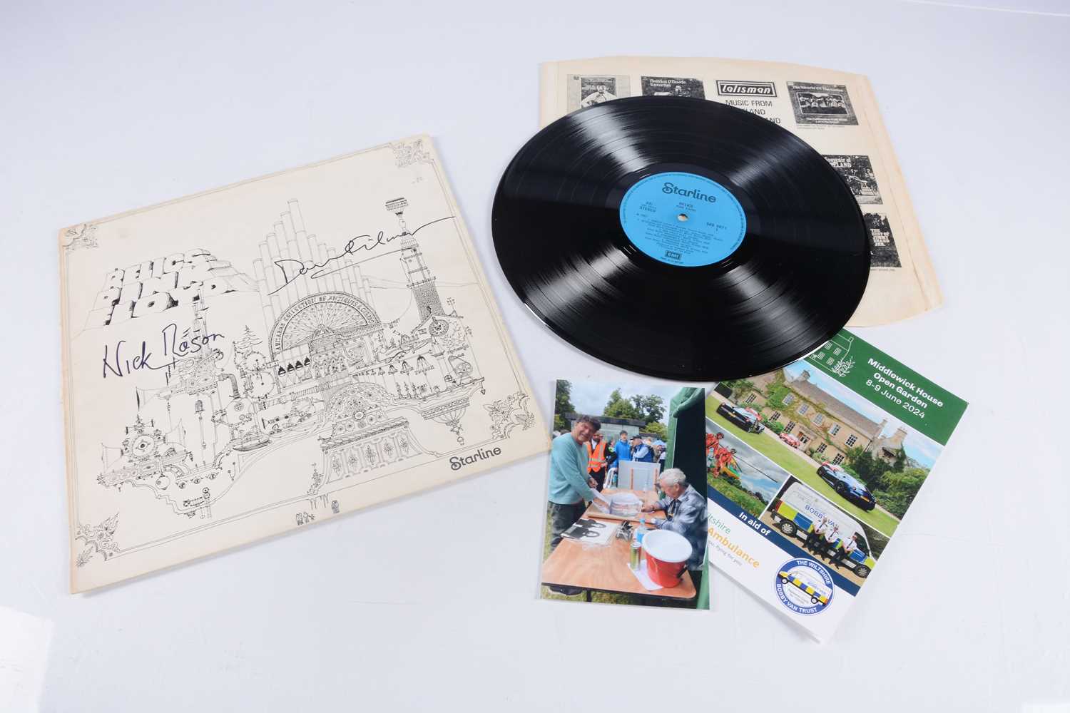 Lot 466 - Pink Floyd / Signed LP
