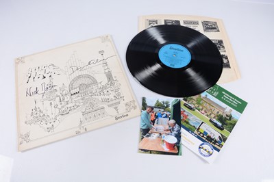 Lot 466 - Pink Floyd / Signed LP