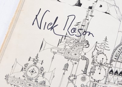 Lot 466 - Pink Floyd / Signed LP