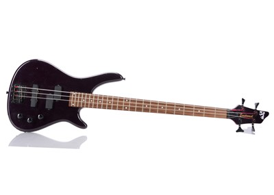 Lot 516 - Electric Guitar / Bass