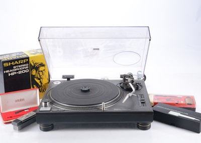 Lot 562 - Technics Turntable plus