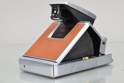 Lot 2 - A Polaroid SX-70 Land Camera