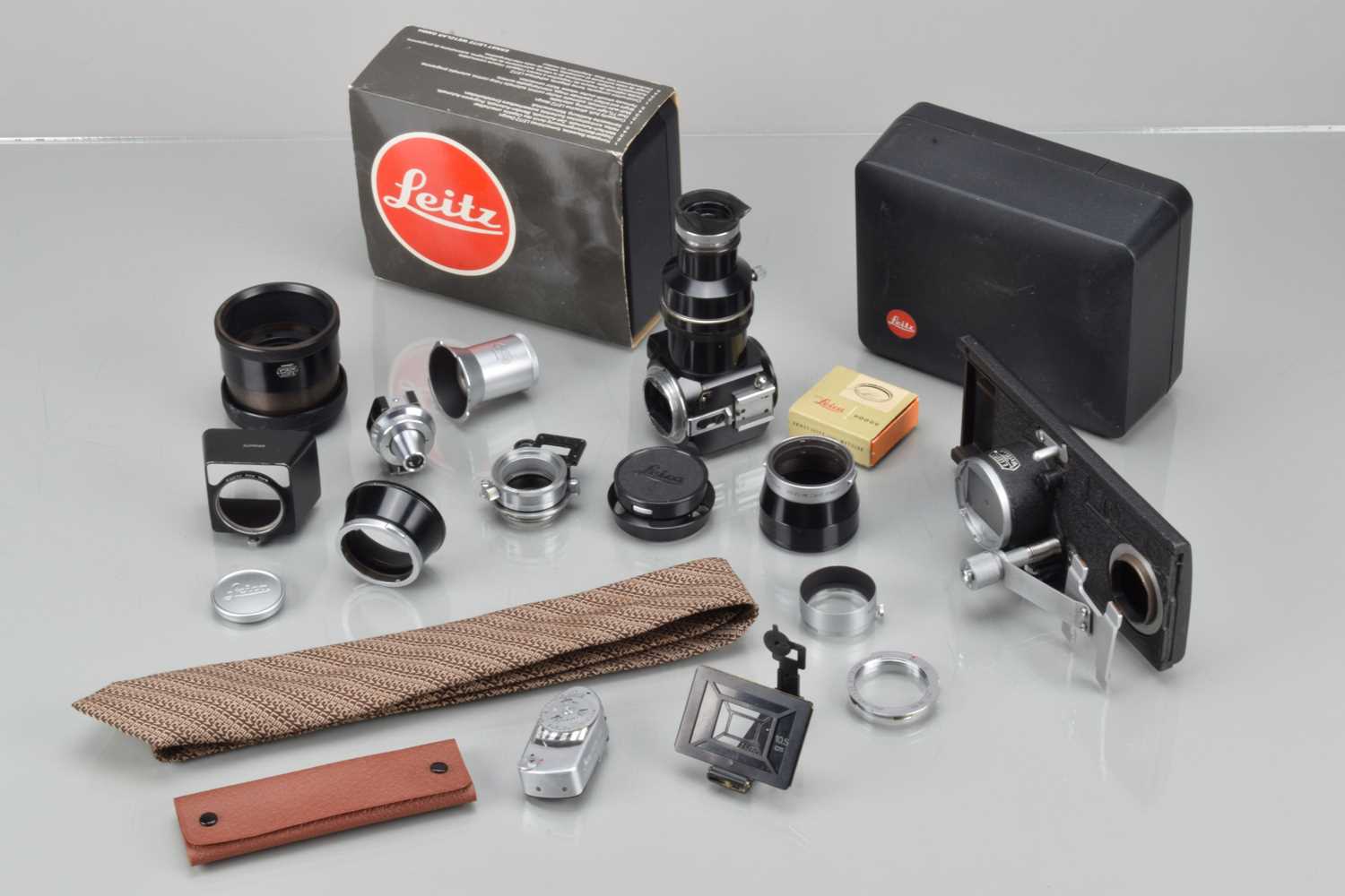 Lot 8 - Leitz Accessories