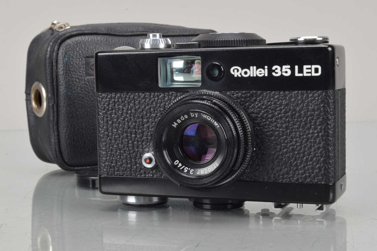 Lot 10 - A Rollei 35 LED Compact Camera