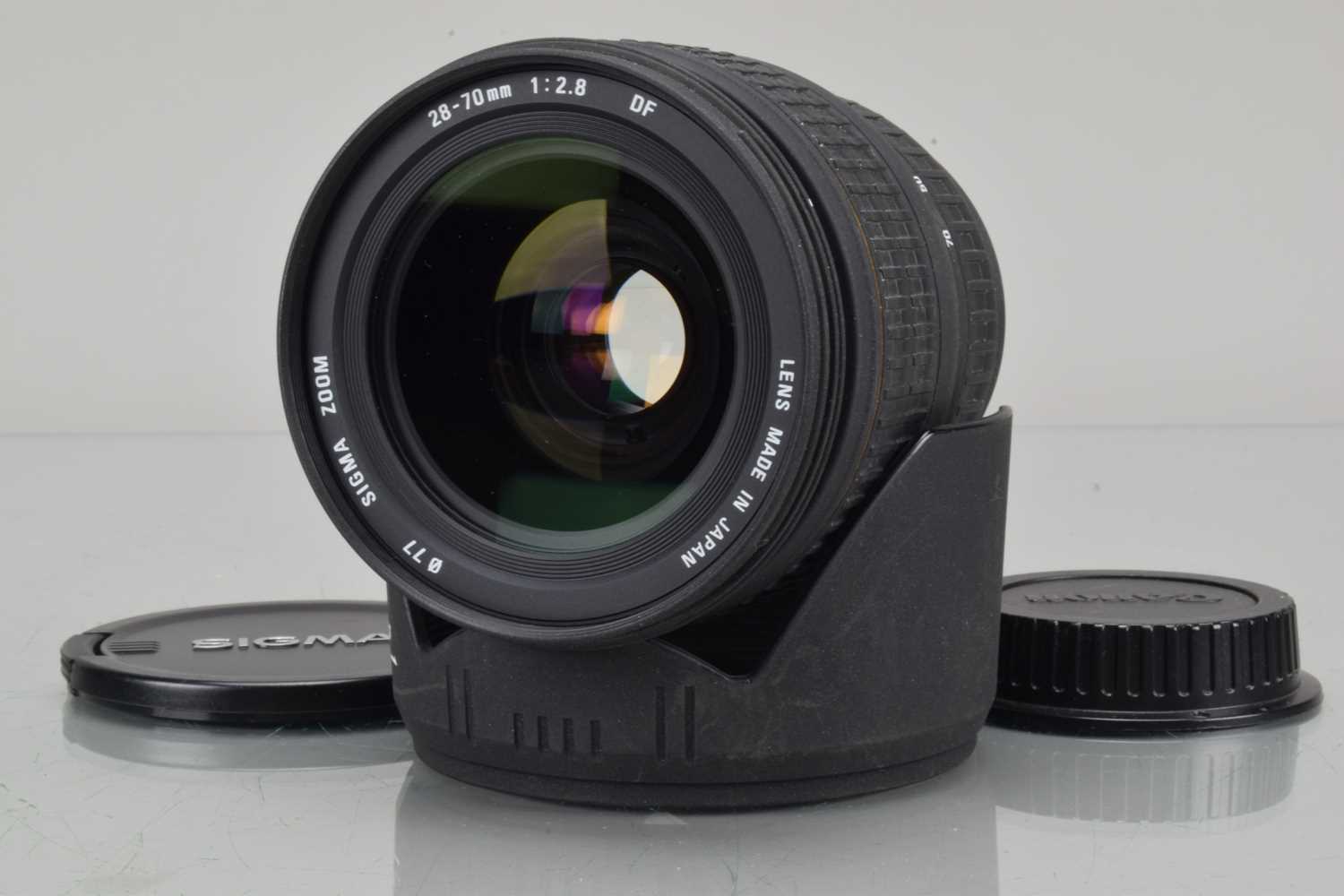 Lot 30 - A Sigma 28-70mm f/2.8 DF EX Aspherical Lens