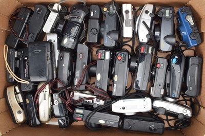 Lot 155 - A Tray of Compact Cameras