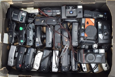 Lot 162 - A Tray of Compact Cameras