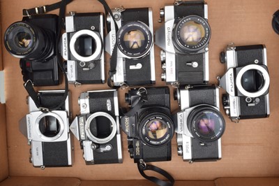 Lot 169 - A Tray of SLR Cameras
