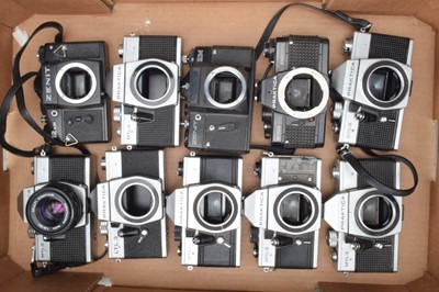 Lot 171 - A Tray of Eastern Bloc SLR Cameras