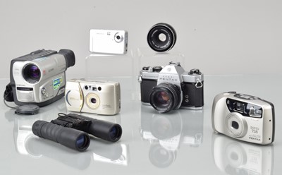 Lot 187 - A Mixed Group of Cameras
