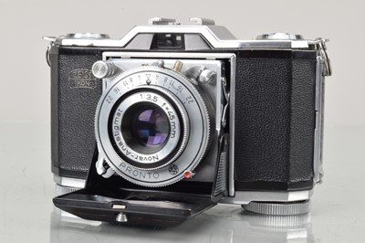 Lot 195 - A Zeiss Ikon Contina I 522/24 35mm Camera