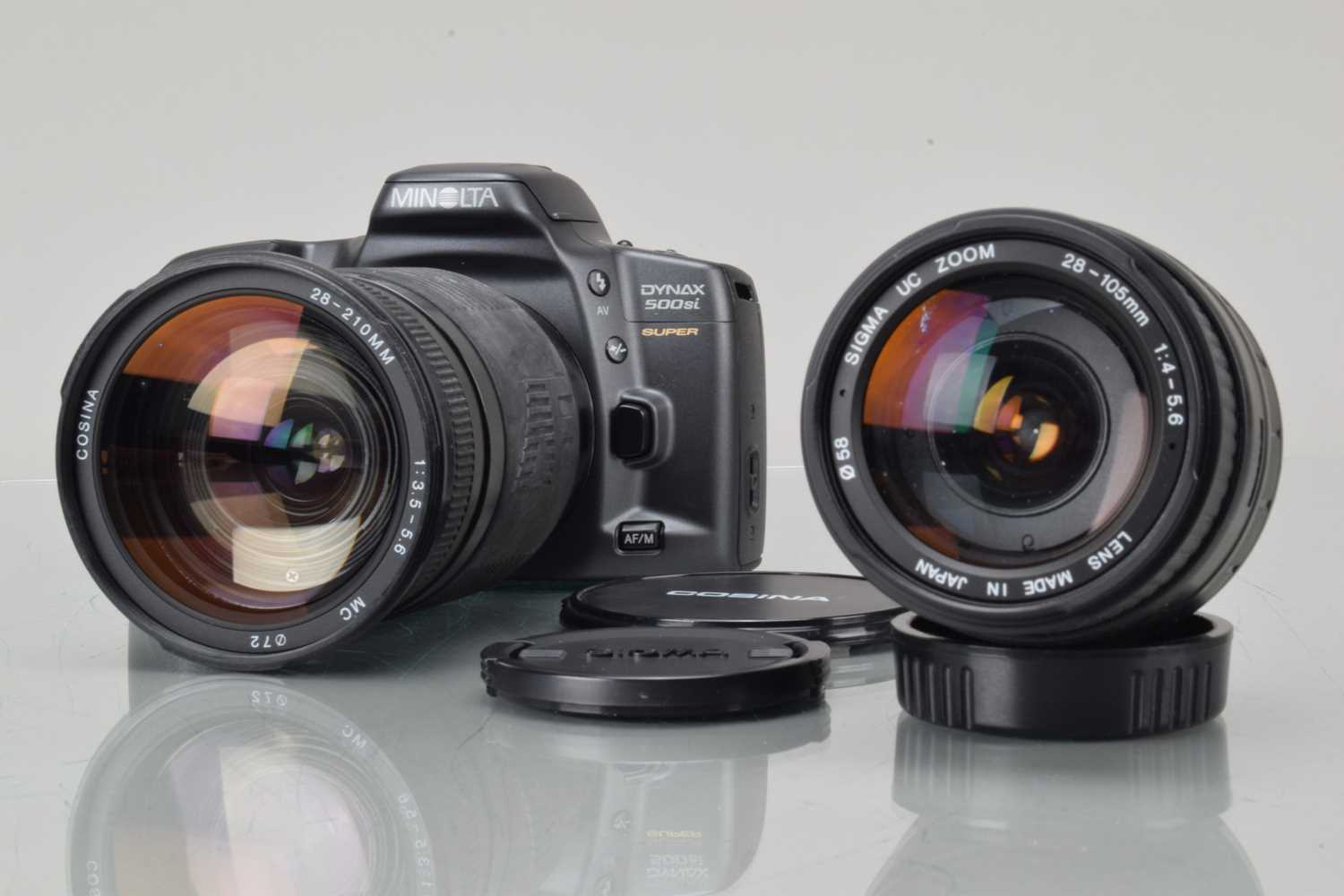 Lot 200 - A Minolta Dynax 500si Super SLR Camera