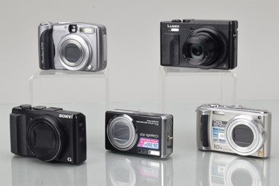Lot 204 - A Group of Digital Cameras