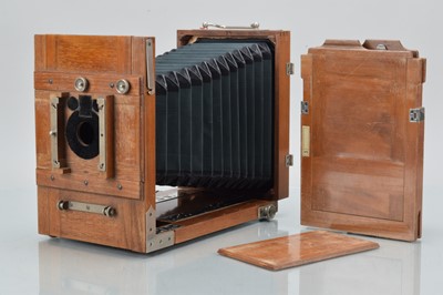 Lot 226 - A Mahogany Half Plate Tail Board Camera Body