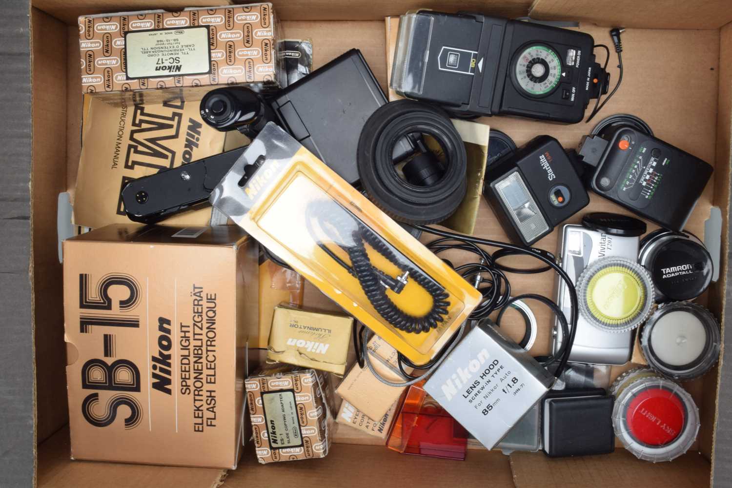 Lot 310 - A Tray of Nikon Accessories