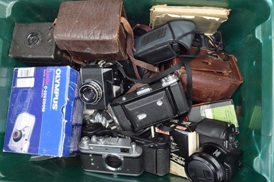 Lot 363 - Cameras and Related Items