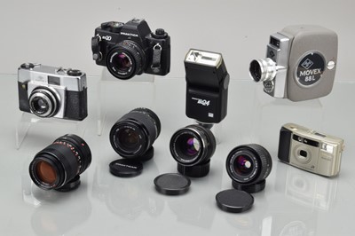 Lot 365 - A Group of Cameras