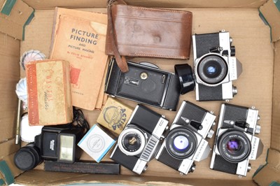 Lot 367 - 35mm Cameras and Other Items