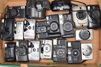 Lot 389 - A Tray of Compact Cameras