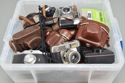 Lot 409 - A Box of Viewfinder Cameras